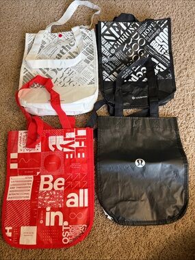 Lululemon 4  snap top tote bags